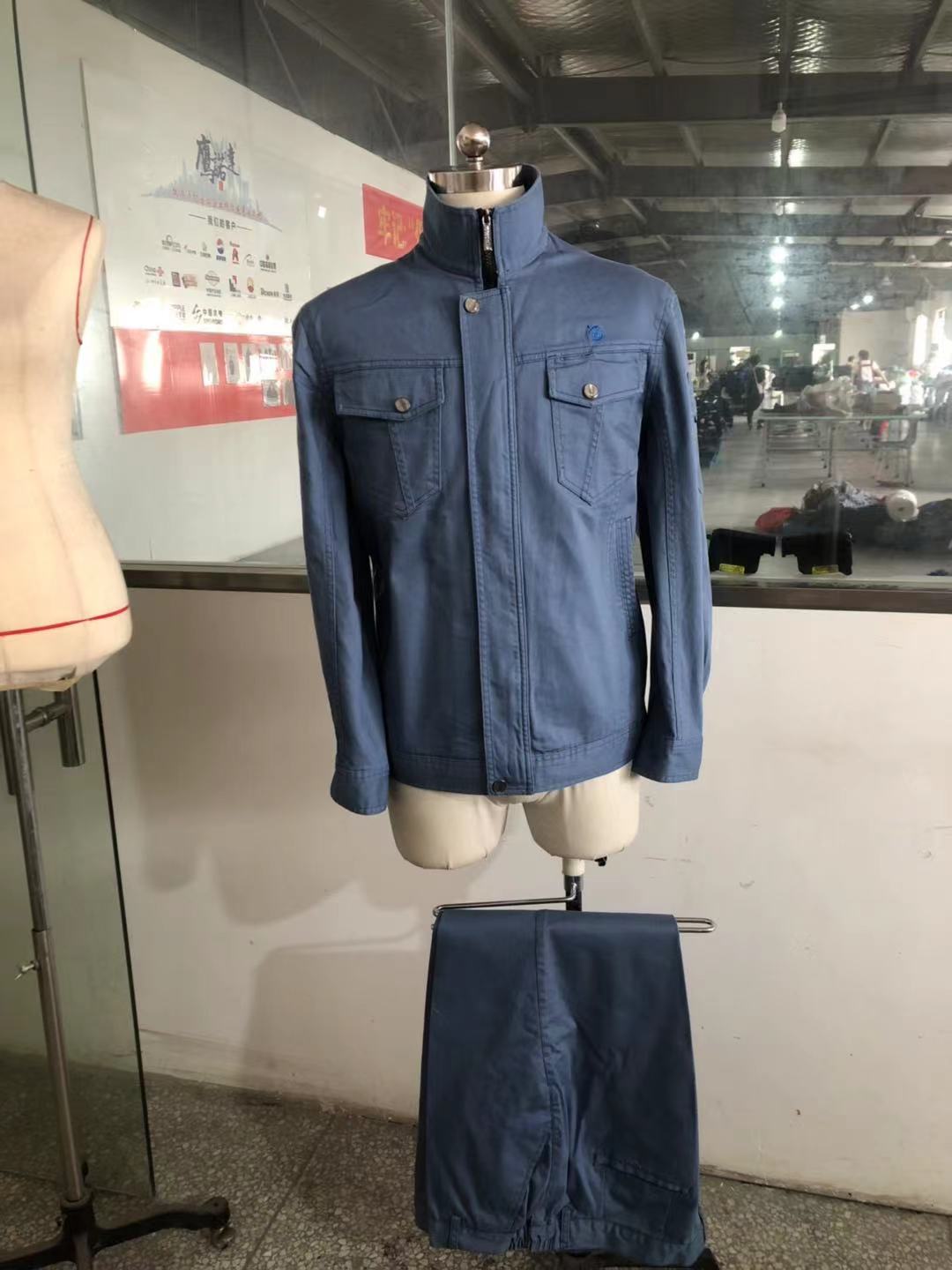 中簡(jiǎn)科技工作服定制案例圖片.jpg